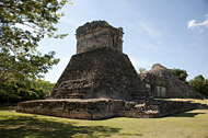 Photo tour of the Mayan Ruins at Dzibilnocac - yucatan mayan ruins,yucatan mayan temple,mayan temple pictures,mayan ruins photos